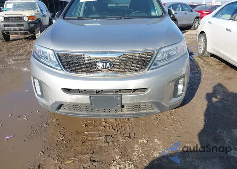 2015 Kia Sorento Lx из США, поврежденный, VIN 5XYKTCA68FG638360